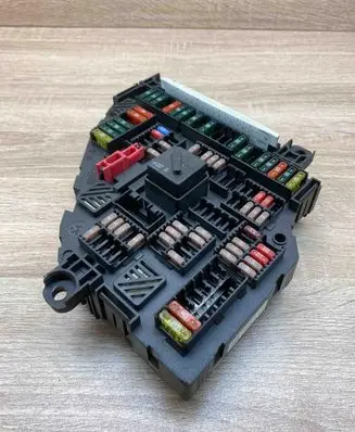 BMW 5 F10 F11 Fuse module 9234423 923442301 Used