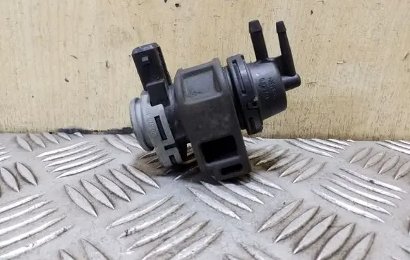 Nissan Qashqai Turbo solenoid valve 8200575400
