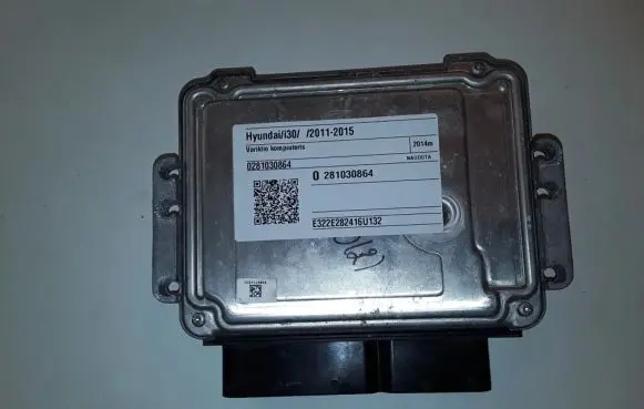 Hyundai i30 Engine control unit/module 0281030864