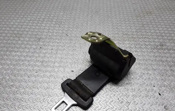 Volkswagen PASSAT B5.5 Middle seatbelt (rear) 3B0857813B