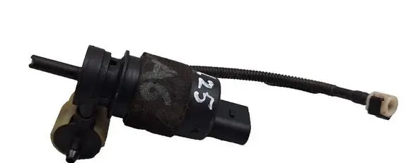 Volkswagen Touareg I Windscreen/windshield washer pump 1T0955651A