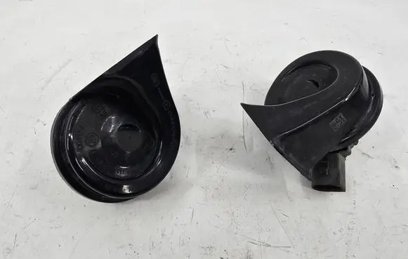 Audi A5 Horn signal 8W0951221 8W0951223
