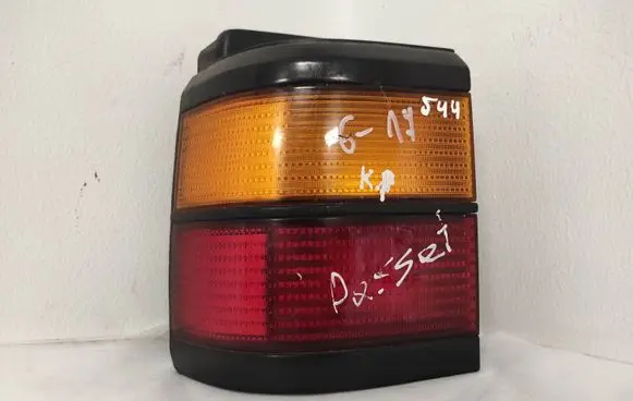 Volkswagen PASSAT B4 Rear/tail lights 333945257