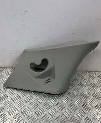 BMW 2 F46 (D)pillar trim (top) 7329593