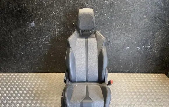 Peugeot 5008 Front double seat 