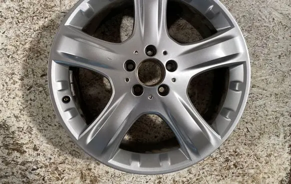 R19 alloy rim