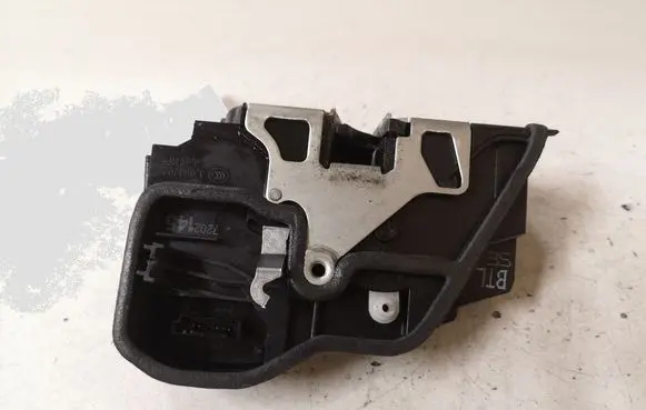 BMW 5 E60 E61 Front door lock 7202145 A053702