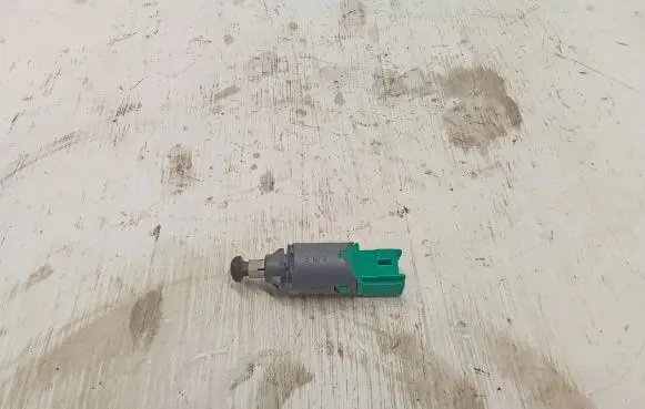 Clutch pedal sensor