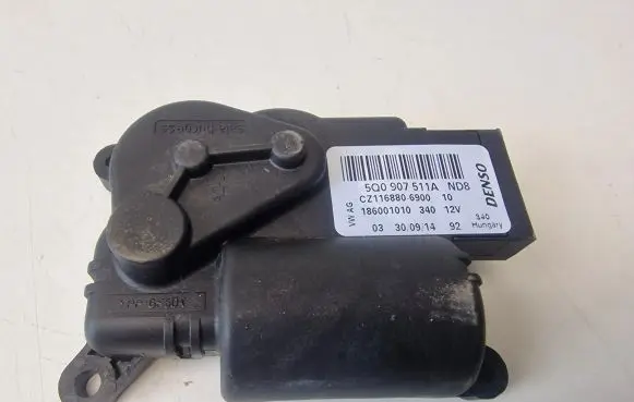 Volkswagen PASSAT B8 Air flap motor/actuator 5Q0907511A