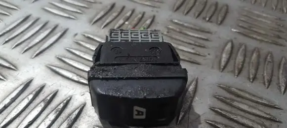 Citroen Xsara Picasso Electric window control switch m2248