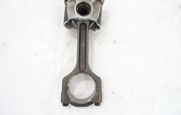 Alfa Romeo Stelvio Piston with connecting rod 55278453