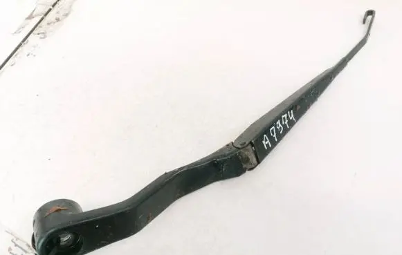 Jeep Patriot Front wiper blade arm