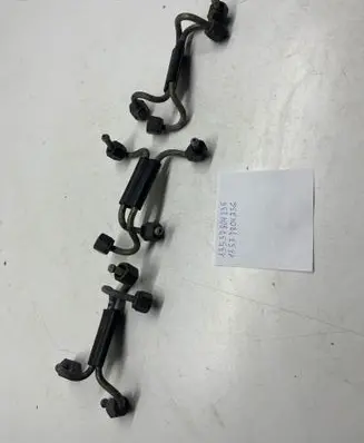 BMW 5 E39 Fuel injector supply line/pipe 13537804235