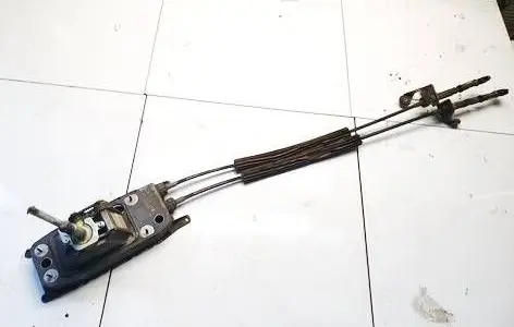 Volkswagen Jetta V Gear shifter/selector 1K0711611