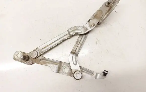 Audi A4 S4 B5 8D Tailgate/trunk/boot hinge 8d5827301c