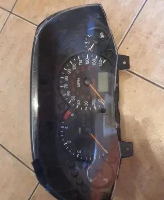 Ford Focus Speedometer (instrument cluster) 98AP10841 44ZU115