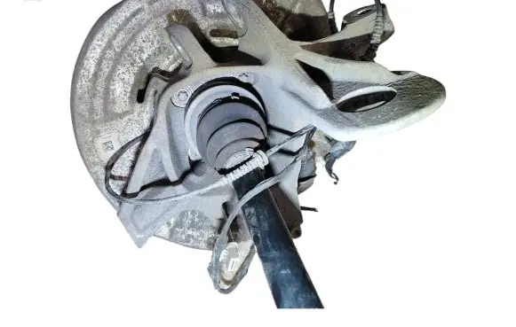 BMW 5 F10 F11 Rear wheel hub 7581017