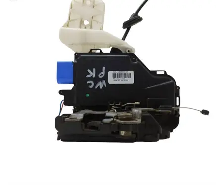 Volkswagen Caddy Front door lock 3D2837015K