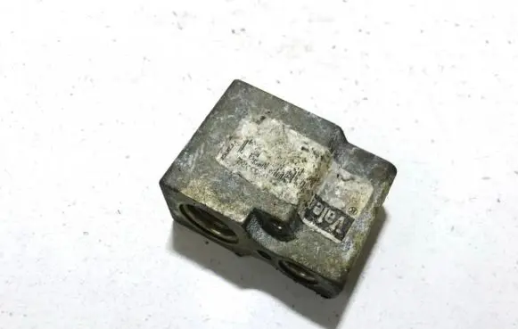 Air conditioning (A/C) expansion valve