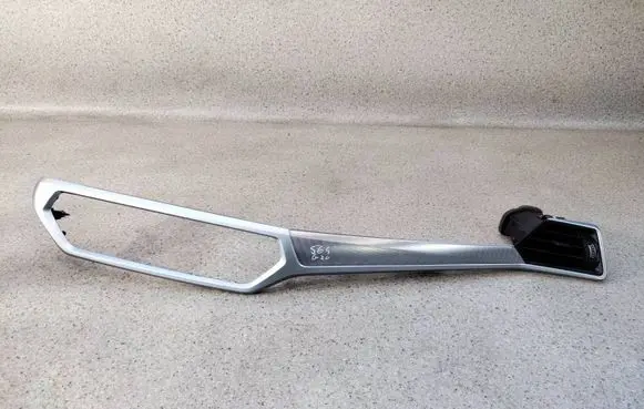 BMW 3 G20 G21 Dashboard glove box trim 681146117 6811461