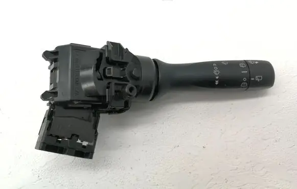 Toyota Yaris Wiper speed switch 17F144