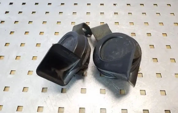 Chrysler 300 - 300C Horn signal E9703881157
