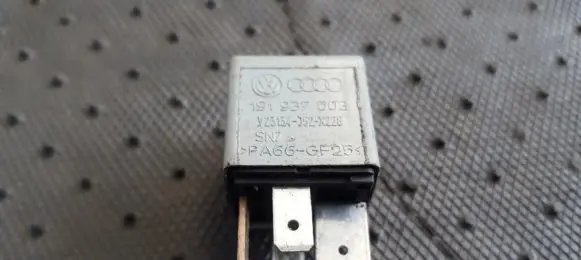 Skoda Fabia Mk1 (6Y) Other relay 191937503 V23134-J52-X228