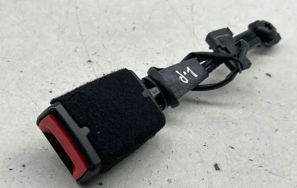 Ford Mondeo MK V Front seatbelt buckle DS73F61208 BB35B8 143231