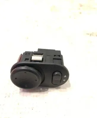 Wing mirror switch