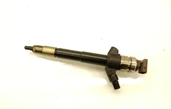 Mitsubishi Pajero Fuel injector 1465A054