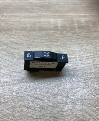 BMW 7 E65 E66 Tailgate opening switch 8379766