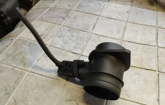 Mazda 6 Mass air flow meter 0281002531 038906461B