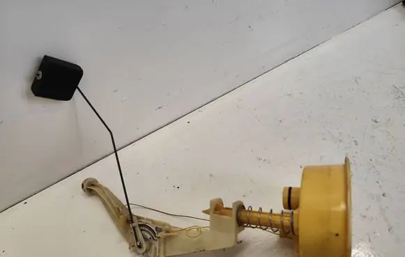 BMW X5 E53 Fuel level sensor 6763829