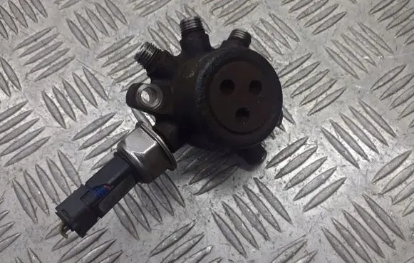 Ford Focus Fuel distributor 4M5Q-9D280-DB