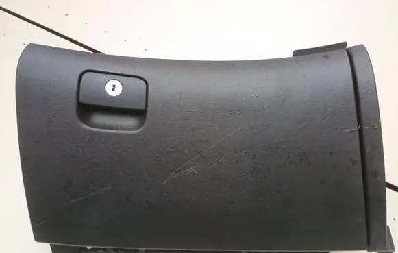 Hyundai i30 Glove box
