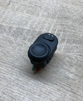 Opel Corsa C Wing mirror switch 09226861
