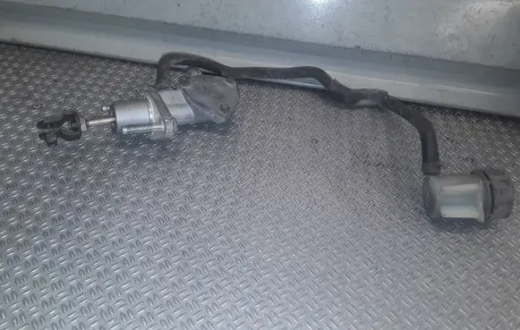 Honda FR-V Clutch master cylinder 