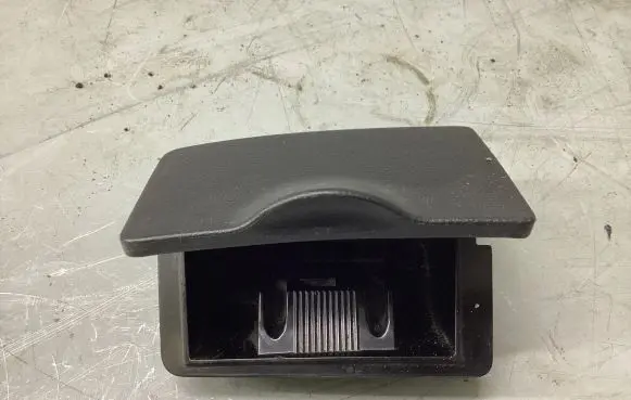 Mitsubishi Outlander Car ashtray 2913229
