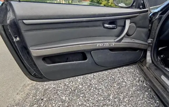 BMW 3 E92 E93 Front door card panel trim