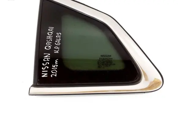 Nissan Qashqai Rear side window 833134EA0A