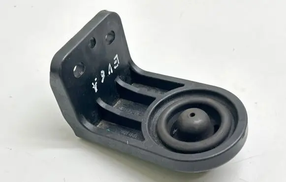 Radiator support slam panel bracket