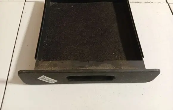 Glove box