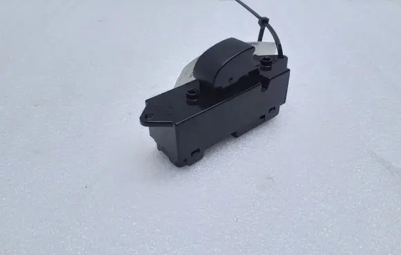 Mitsubishi Outlander Electric window control switch 8608A063