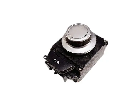 Head unit multimedia control