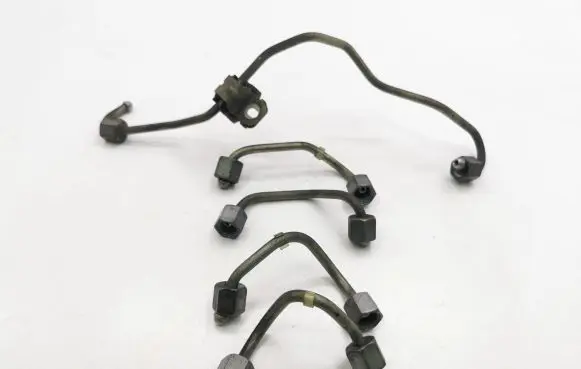 Mitsubishi Outlander Fuel injector supply line/pipe 