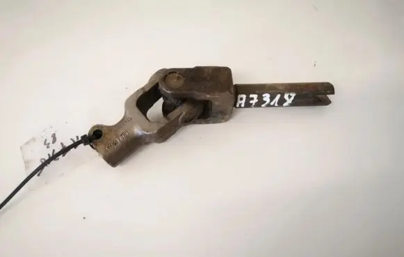 Volkswagen PASSAT B4 Steering column universal joint 1h0419555