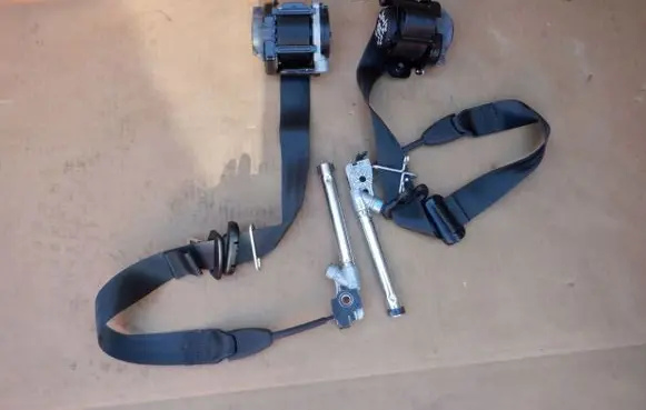 Ford Focus Front seatbelt DM5161294DEW