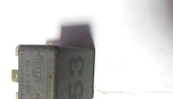 Volkswagen PASSAT B5 Other relay 141951253B