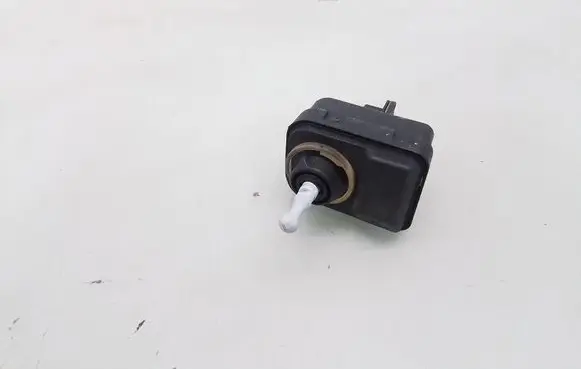 Nissan Note (E11) Headlight level adjustment motor 89028944