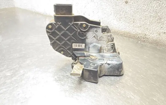 Ford Focus Rear door lock 4M5AR26413EB 4225
